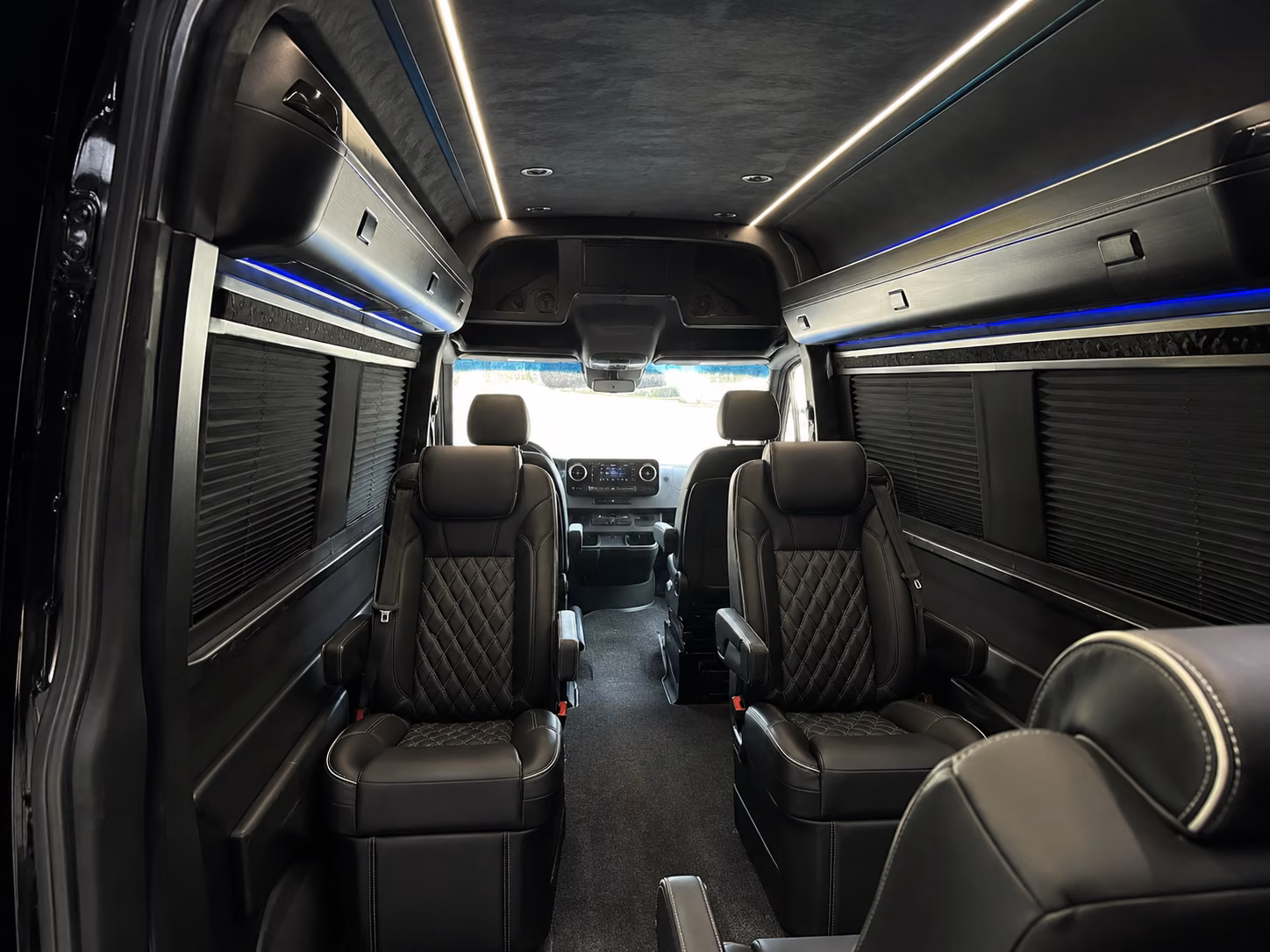 find the perfect transportation for your next airport transfer 1