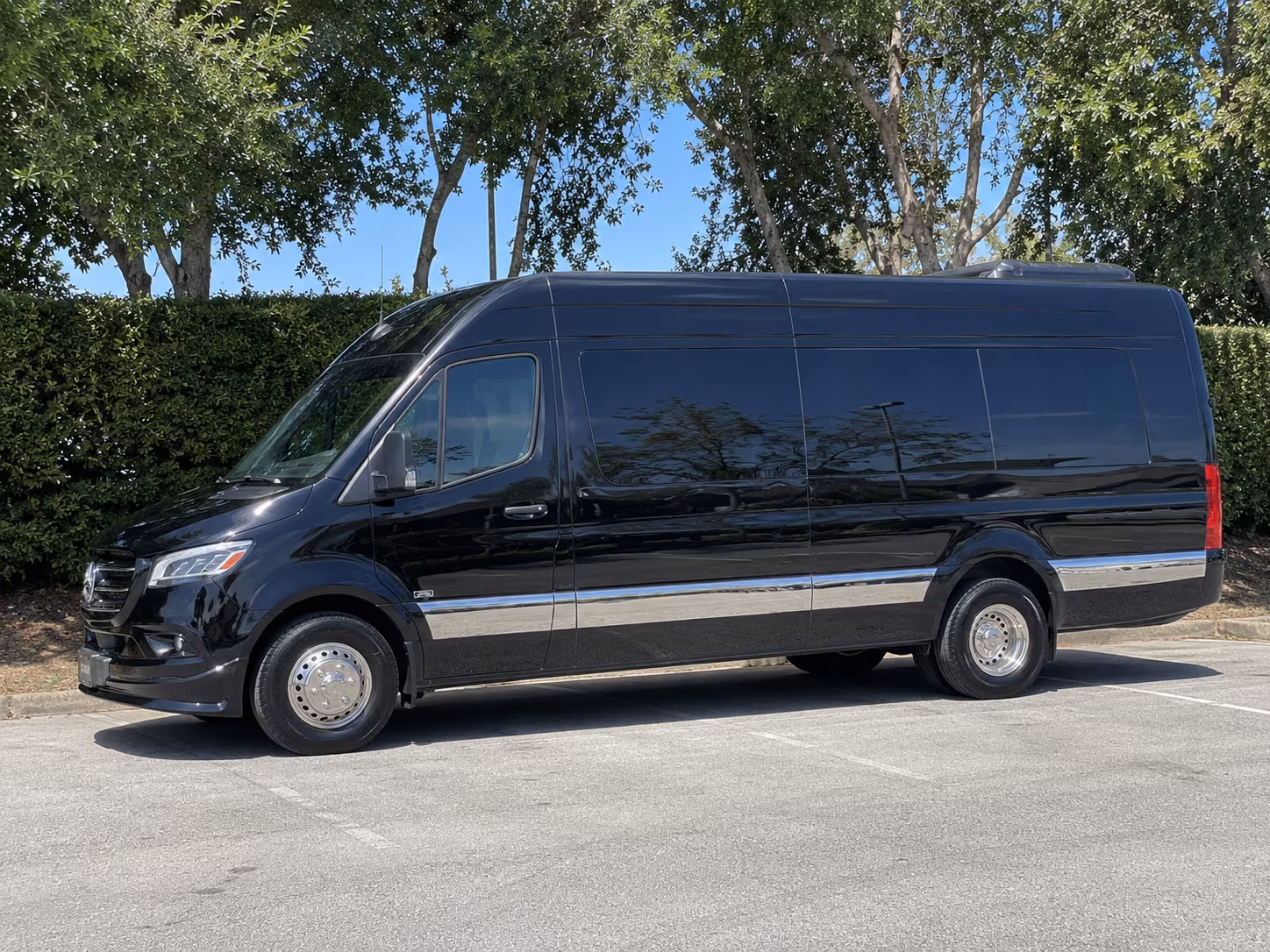 find the perfect transportation for your next airport transfer 2